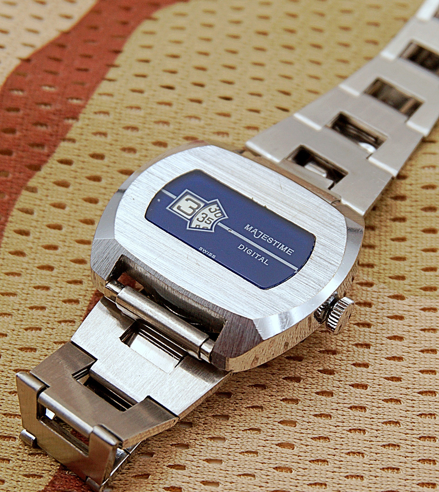 นาฬิกาเก่า MAJESTIME ไขลาน (JUMP HOUR)