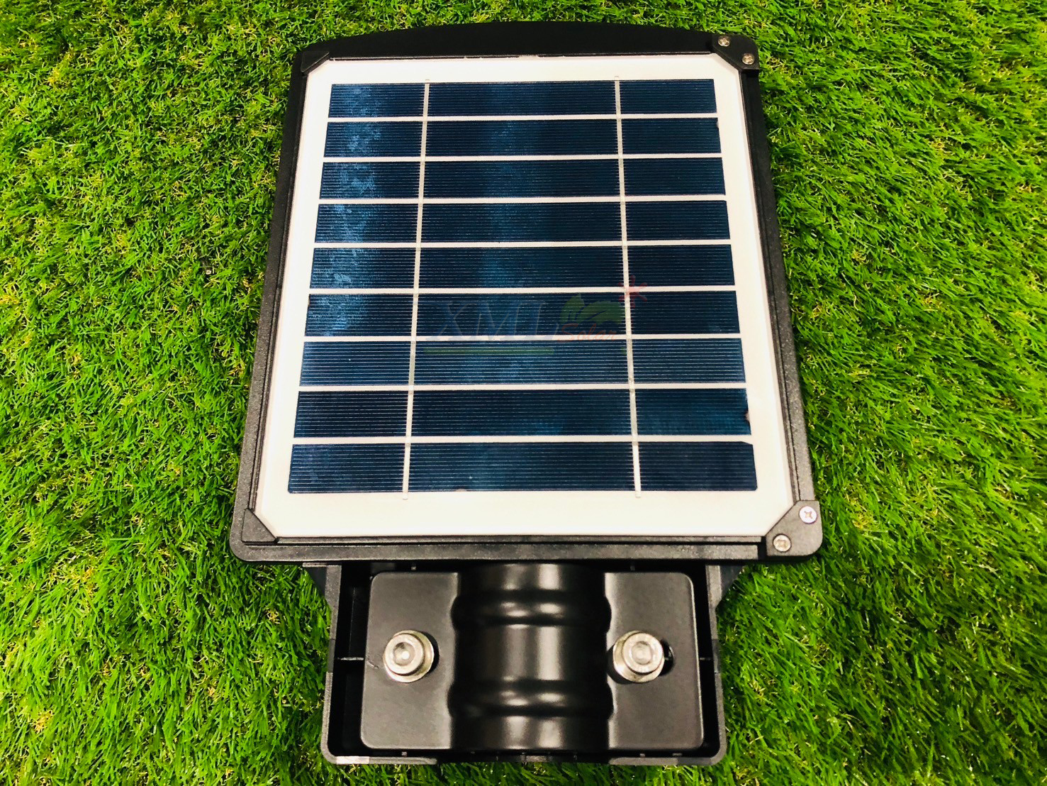 โคมไฟถนนโซล่าเซลล์ รุ่น MD-SLT40 (60W/120W/180W/240W)(แสง : ขาว) แถมฟรี!! ไฟปักสนามโซล่าเซลล์ รุ่น XML-G-SSL-001