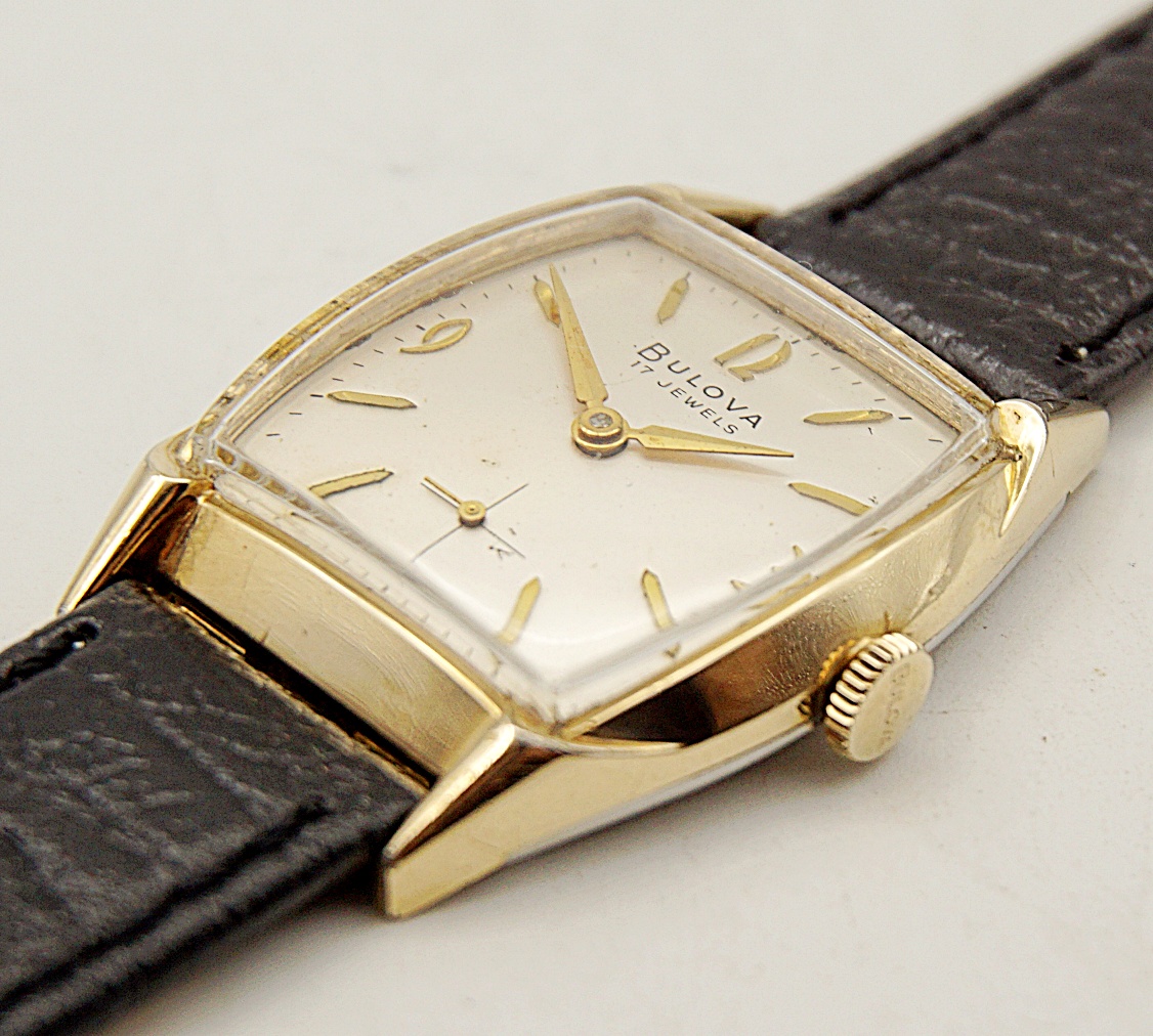 นาฬิกาเก่า BULOVA ไขลานสองเข็มครึ่ง