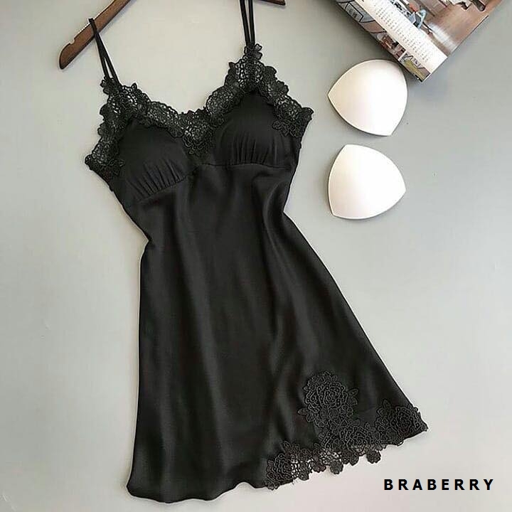 ชุดนอนสายเดี่ยวผ้าซิลค์ซาติน คอวีแต่งลูกไม้เนื้อนิ่มใส่สบายไม่คัน มีฟองน้ำถอดออกได้ มี 4 สี ดำ เทา แดง เนื้อ ราคาส่ง 3 ชิ้น คละแบบได้ชุดละ 350 บาท