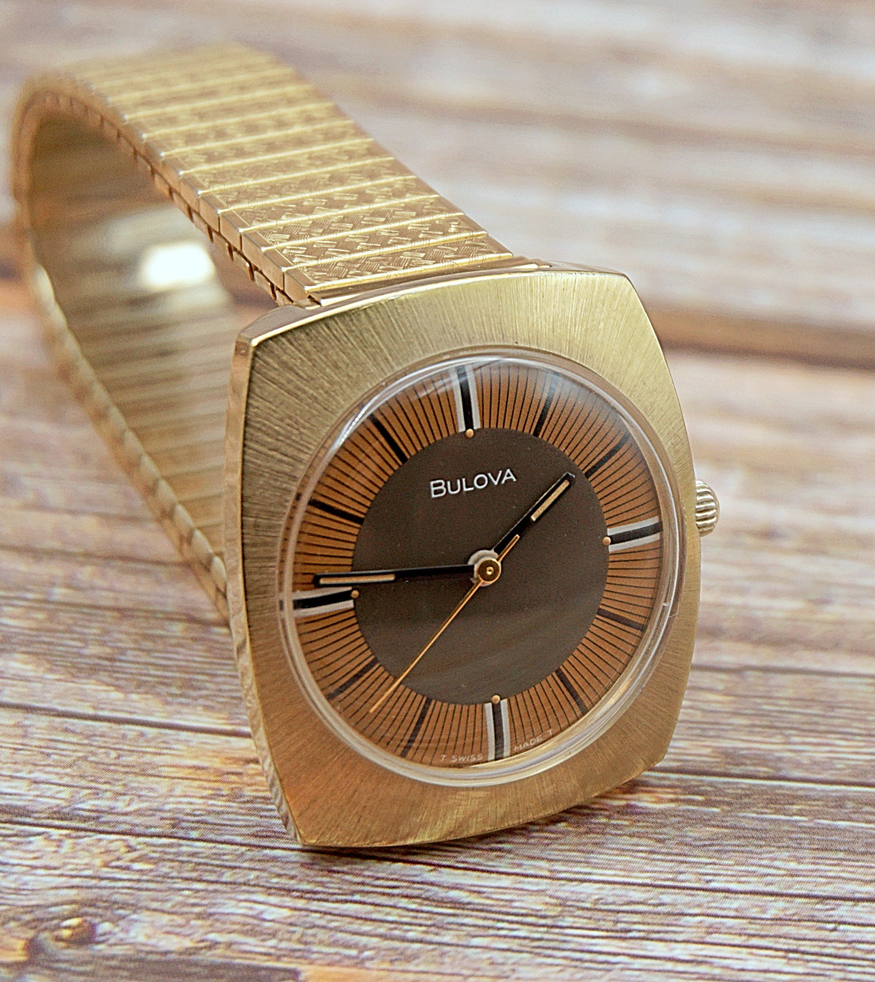 นาฬิกาเก่า BULOVA ไขลาน