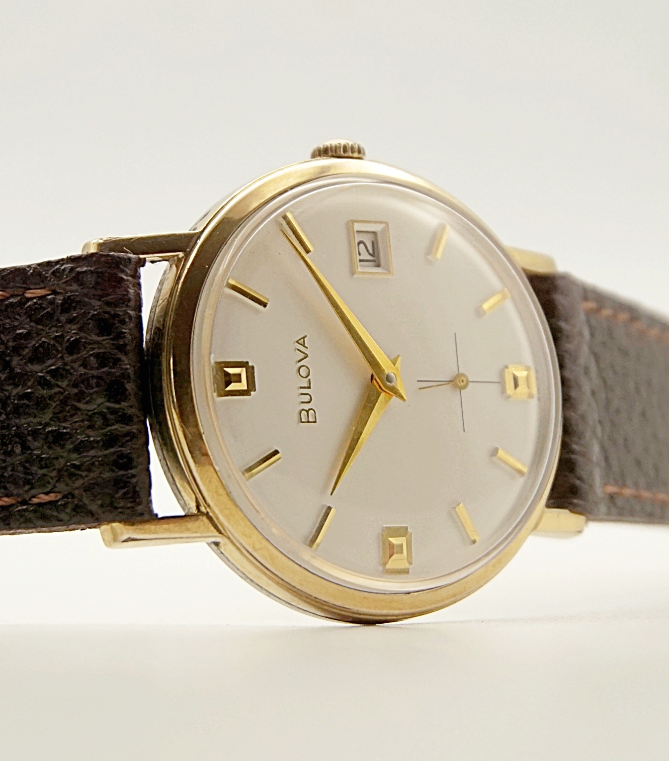 นาฬิกาเก่า BULOVA ไขลานสองเข็มครึ่ง