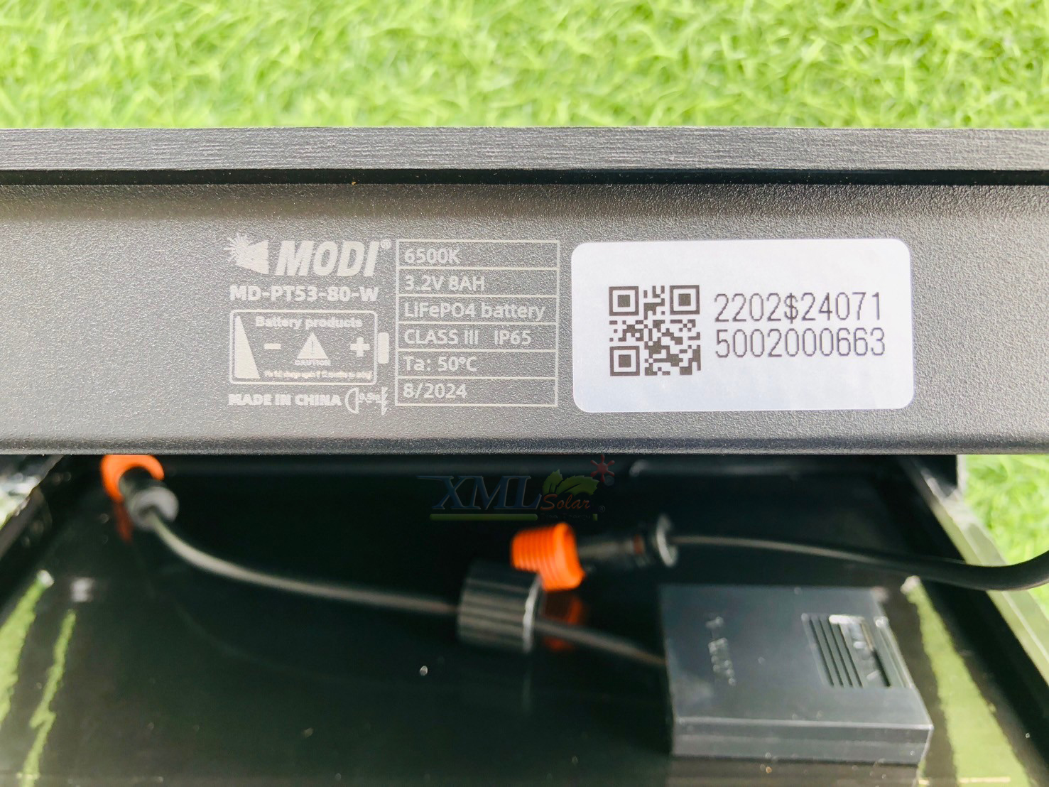สปอร์ตไลท์โซล่าเซลล์ 80W รุ่น MD-PT53-80W (แสง : ขาว)