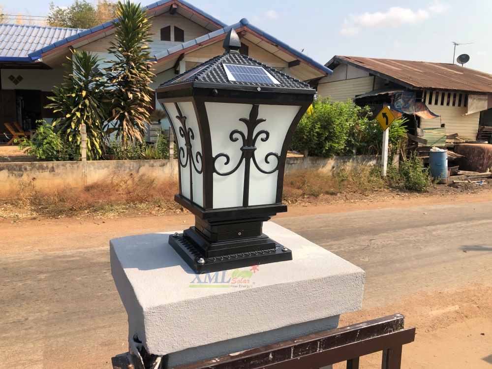 โคมไฟหัวเสาโซล่าเซลล์ + AC ทรง Grand เเบบที่ 2 (สีดำ) (เเสง : ขาว + เหลืองวอมไวท์) (37 cm.)