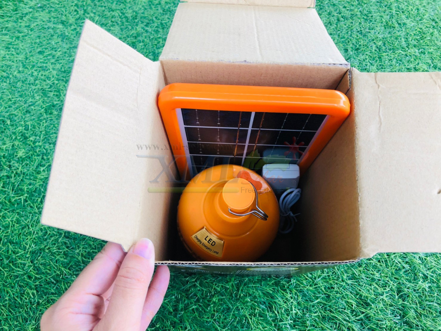 ไฟตุ้มโซล่าเซลล์ชนิดไล่ยุง รุ่น 50w (แสงสีส้ม)(แผงเล็ก)