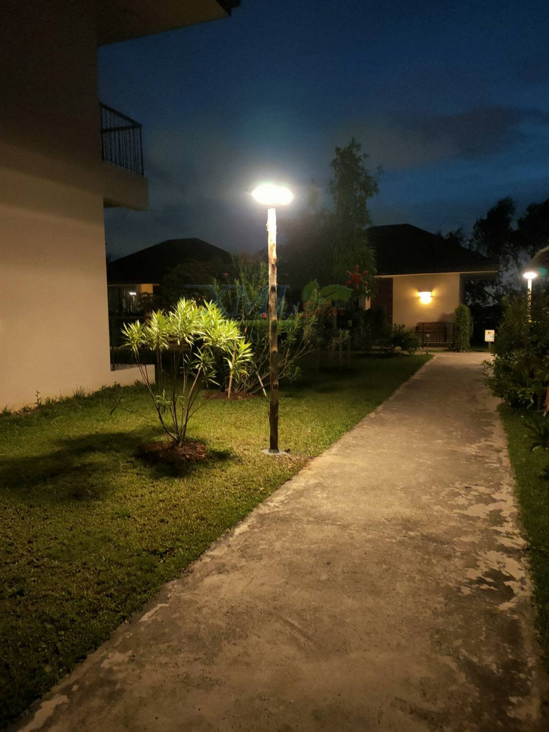 โคมไฟ UFO ทรงสี่เหลี่ยม รุ่น Modi x XML + ระบบ Motion รุ่น 300w (เปิดได้ 3 แสง)