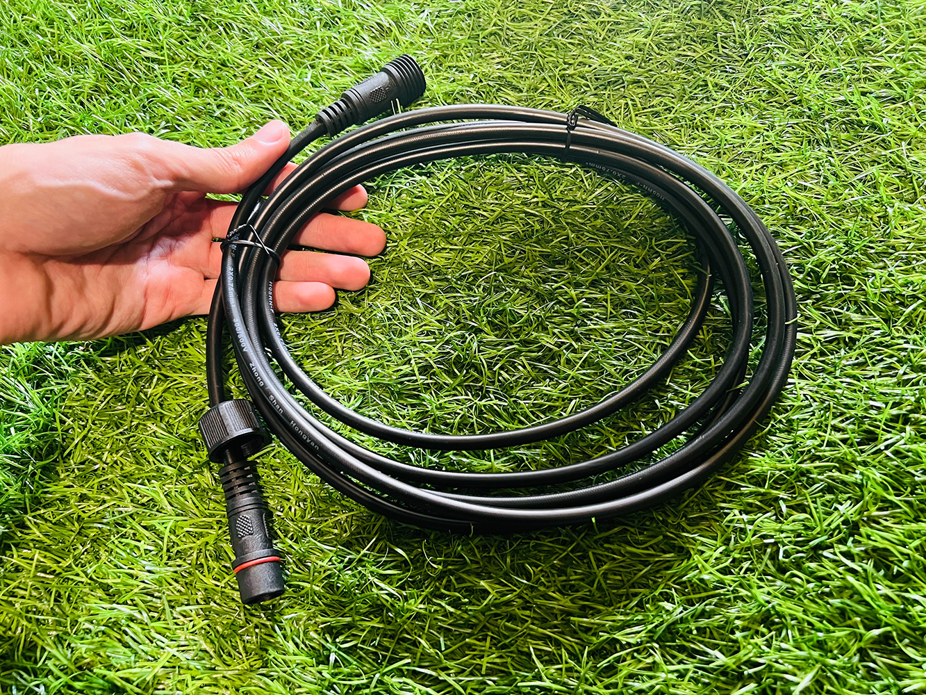 สายขยาย ยาว 3 เมตร สำหรับสปอร์ตไลท์ รุ่น ประหยัด Modi XML-Solar (ชนิดสายใหญ่)(หัว 4 เขี้ยว)