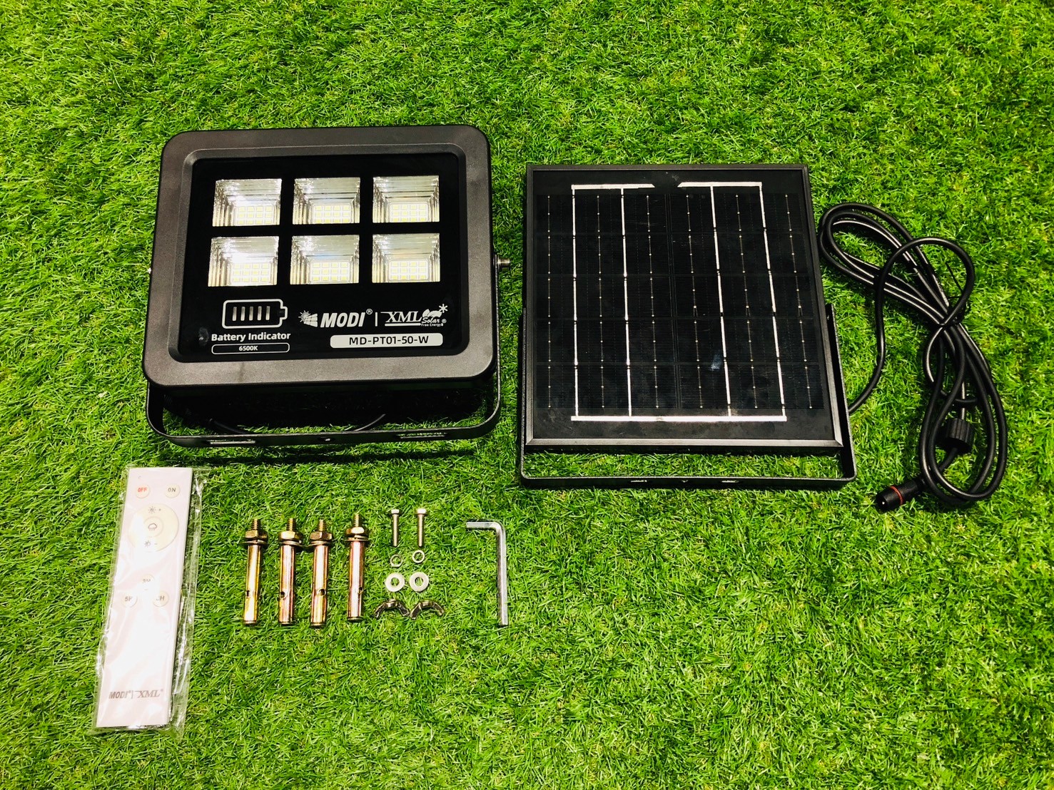 ไฟสปอตไลท์โซล่าเซลล์ 50 W รุ่น MD-PT01