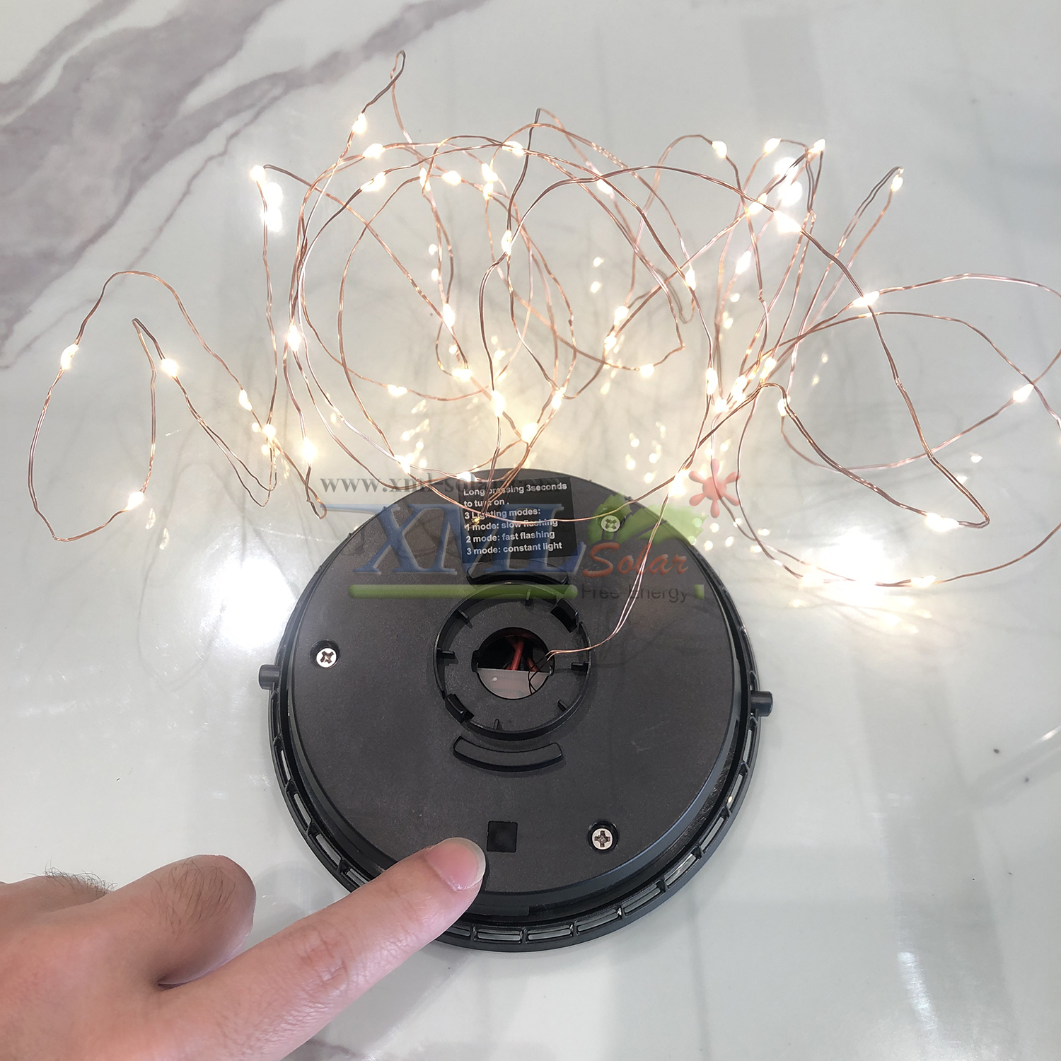 ไฟปักสนามโซล่าเซลล์ รุ่น เม็ดChip 50 LED (เปิดได้ 3 ฟังก์ชั่น) (แสง : เเหลืองวอมไวท์)