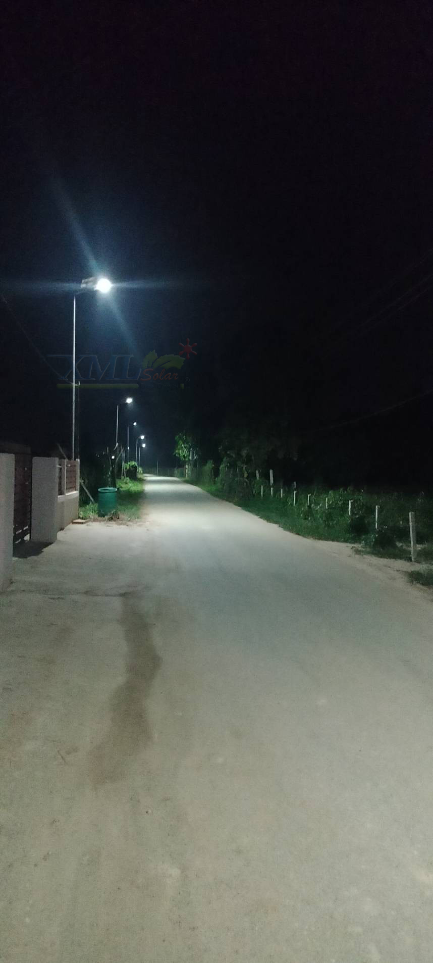 โคมไฟถนนโซล่าเซลล์ 400W รุ่น MD-SLT30-400W (แสง : ขาว)