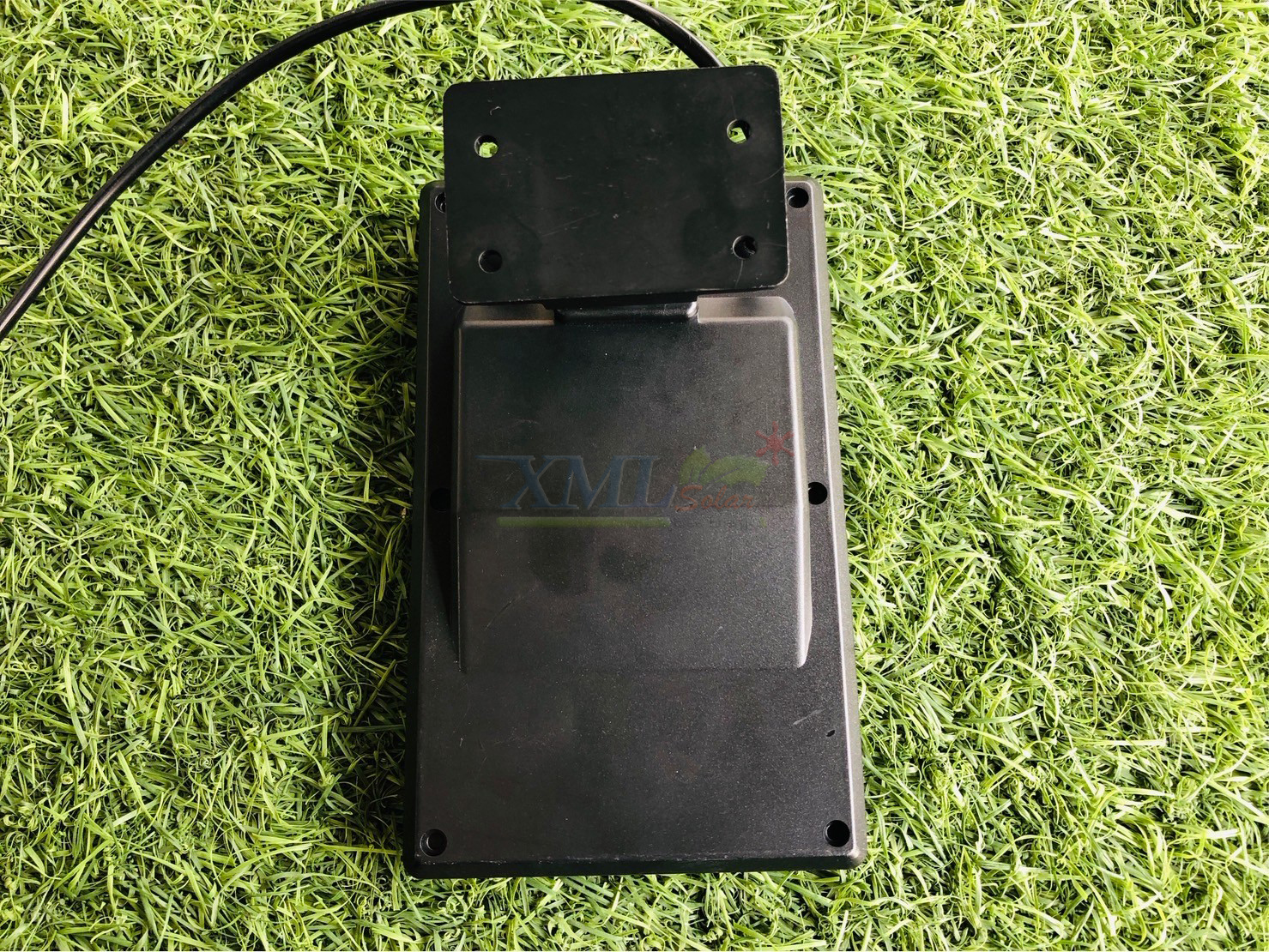 โคมไฟโซล่าเซลล์ ติดเพดาน รุ่นโคมวินเทจ 150 Lumen (แสง เหลืองวอมไวท์)