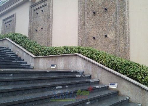 ไฟบันไดโซล่าเซลล์ ทรงสี่เหลี่ยม 5 SMD LED