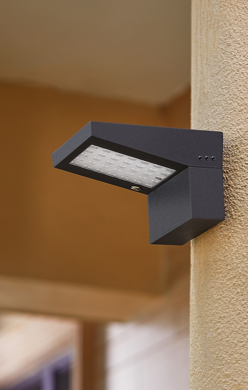 โคมไฟโซล่าเซลล์ ติดผนัง รุ่น TB-3014 (แสง : เหลืองวอมไวท์)