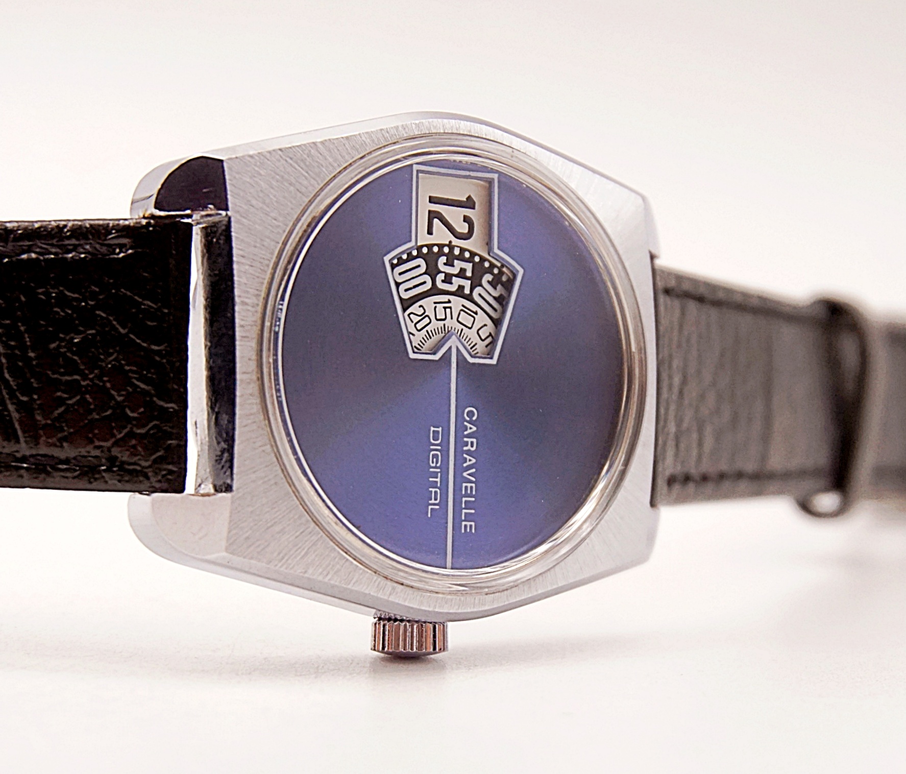 นาฬิกาเก่า CARAVELLE ไขลาน (Jump Hour)