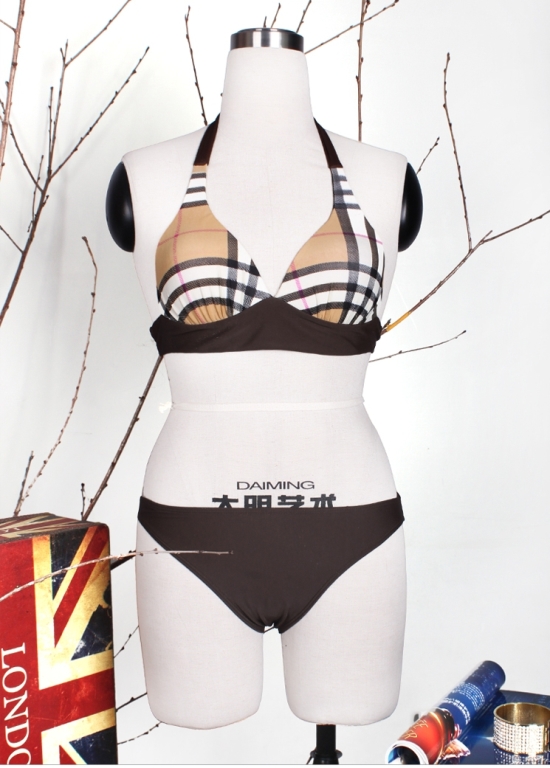 ชุดว่ายน้ำงาน vicki แบบ3ชิ้น มี1สี ส้ม มีไซส์ M,XL ราคาส่ง3 ชิ้นคละแบบได้ทั้งร้าน ชุดละ 990 บาทค่ะ