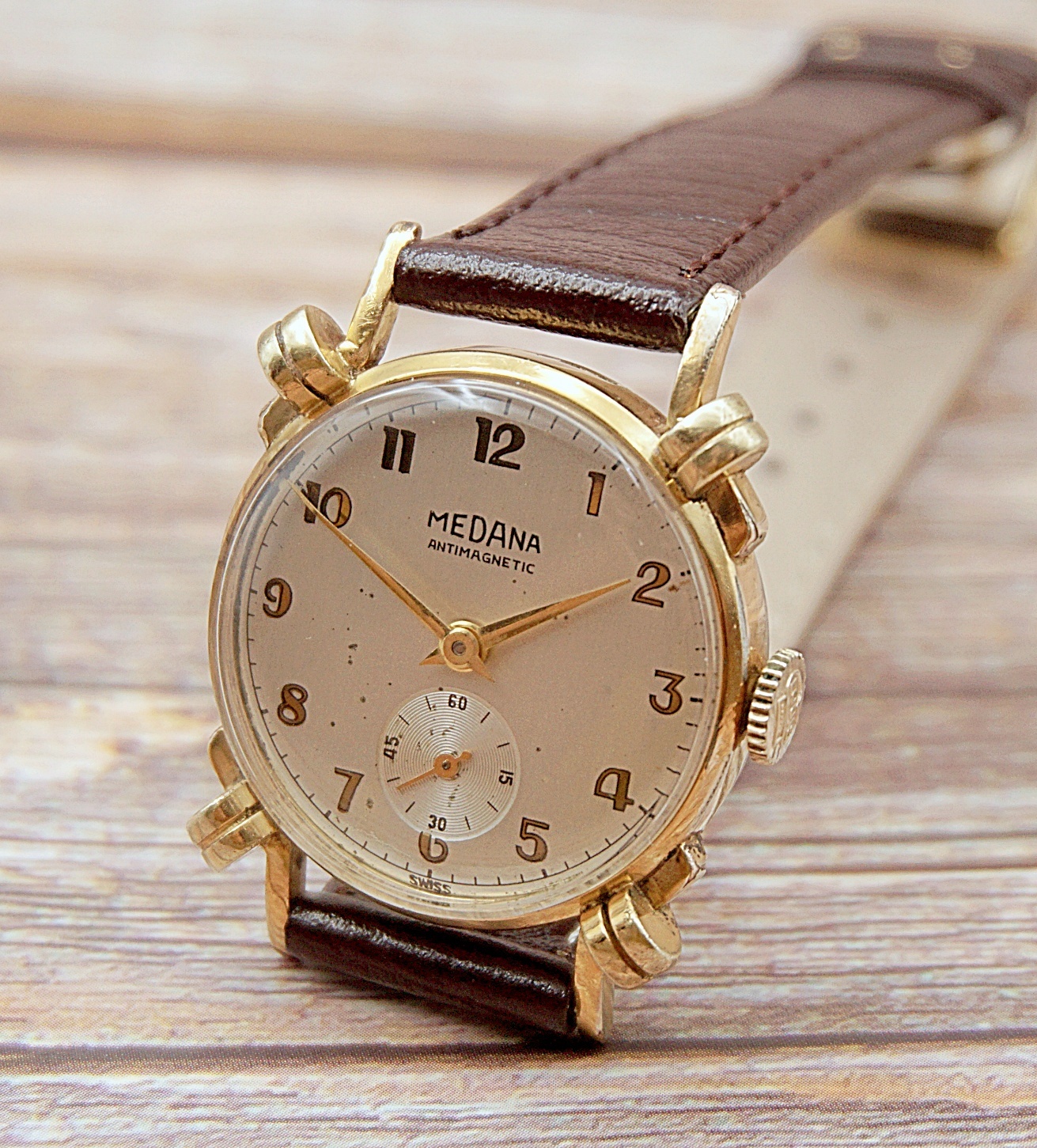 นาฬิกาเก่า MEDANA ไขลานสองเข็มครึ่ง