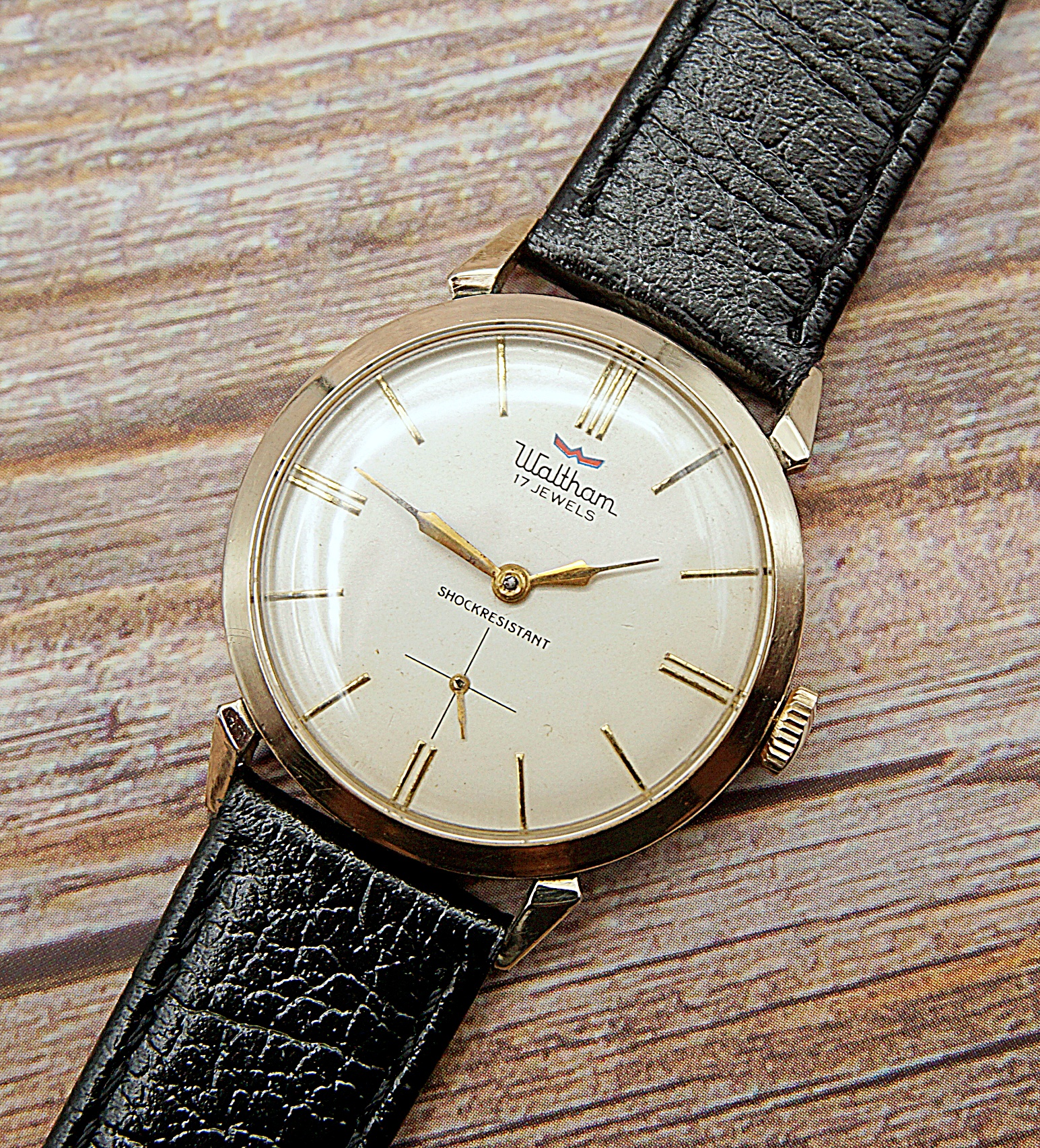 นาฬิกาเก่า WALTHAM ไขลานสองเข็มครึ่ง