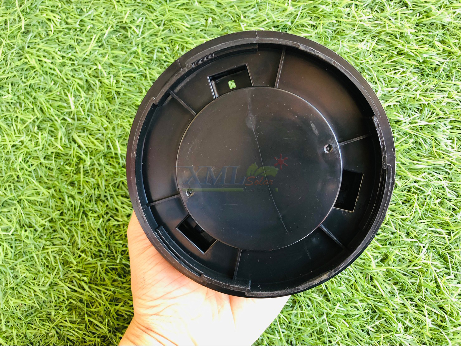 ชุดเสาพร้อมโคม SET A (โคมไฟโซล่าเซลล์ UFO SLT39-300W + เสาเหล็กดำสูง 2.82 เมตร)(แสงขาว)