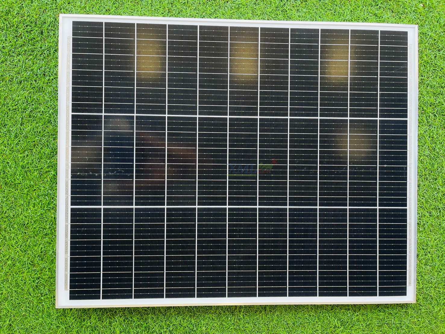 โคมไฟถนนโซล่าเซลล์ 1000W รุ่น MD-SLT30-1000W (แสง : ขาว)