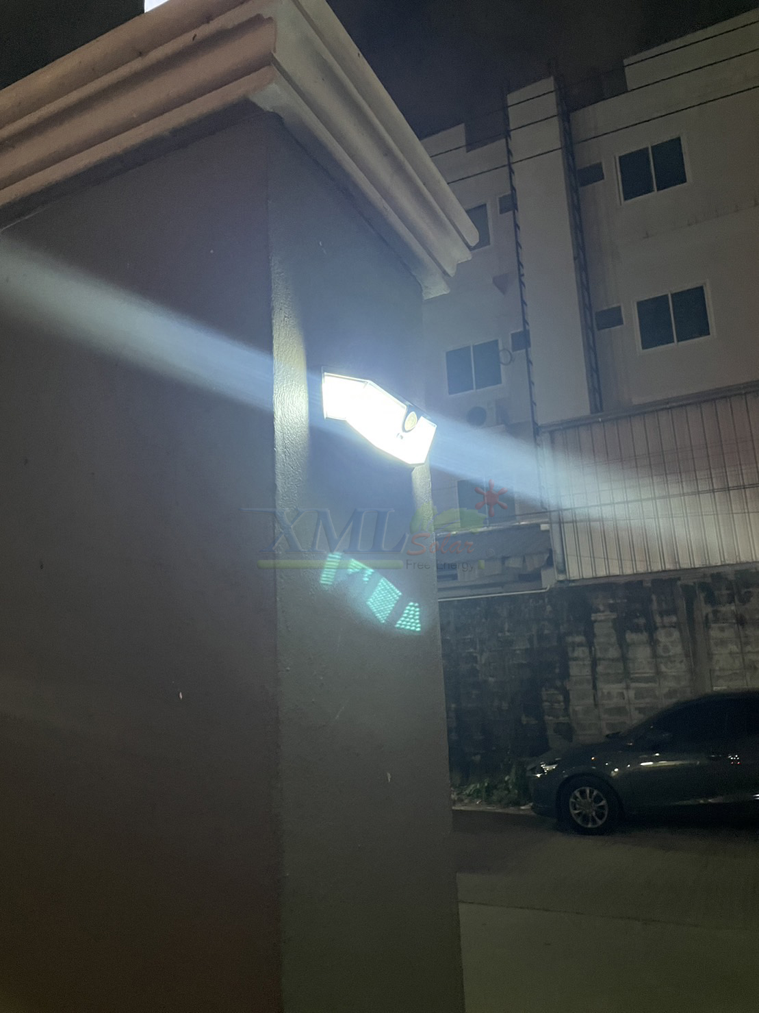 โคมไฟโซล่าเซลล์ติดผนัง รุ่น 308 LED + Motion (เเสง : ขาว)