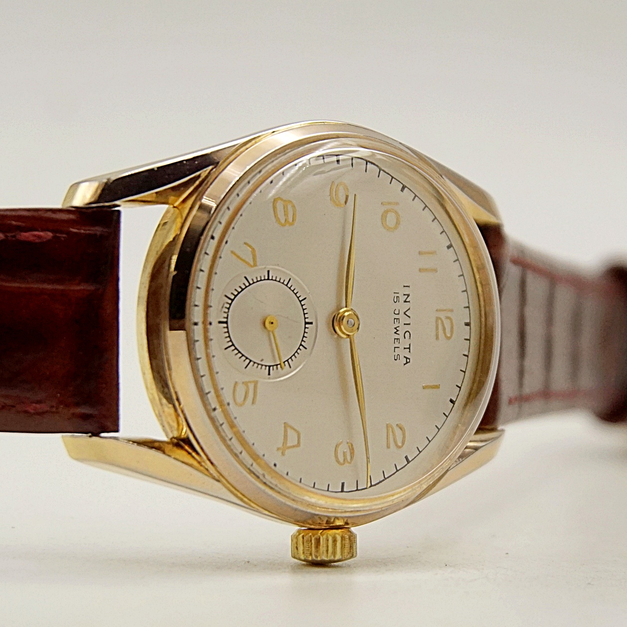นาฬิกาเก่า INVICTA ไขลานสองเข็มครึ่ง
