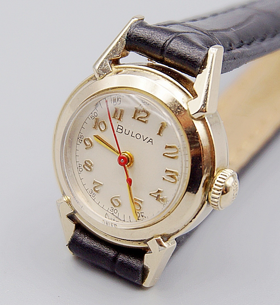 นาฬิกาเก่า BULOVA ไขลาน (นาฬิกาสุภาพสตรี)