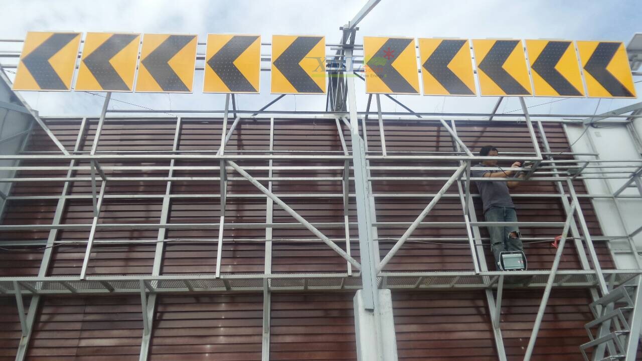 ป้ายลูกศร เชฟรอนโซล่าเซลล์ สีเหลือง (ไม่รวมเสา)