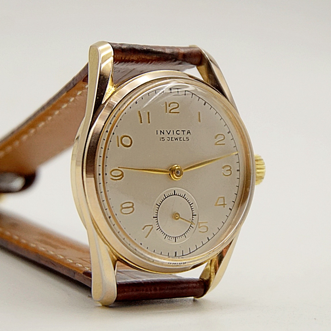 นาฬิกาเก่า INVICTA ไขลานสองเข็มครึ่ง