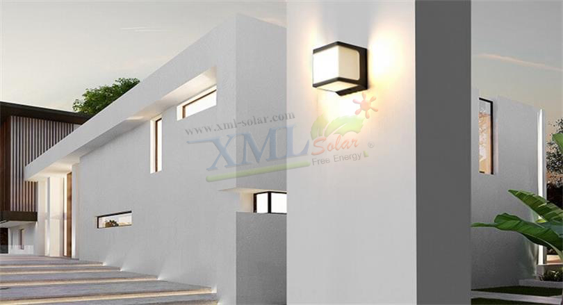โคมไฟโซล่าเซลล์ติดผนัง ทรงสี่เหลี่ยม (มินิมอล) + Motion Sensor (1,000 lumens) (แสง : เหลืองวอมไวท์)