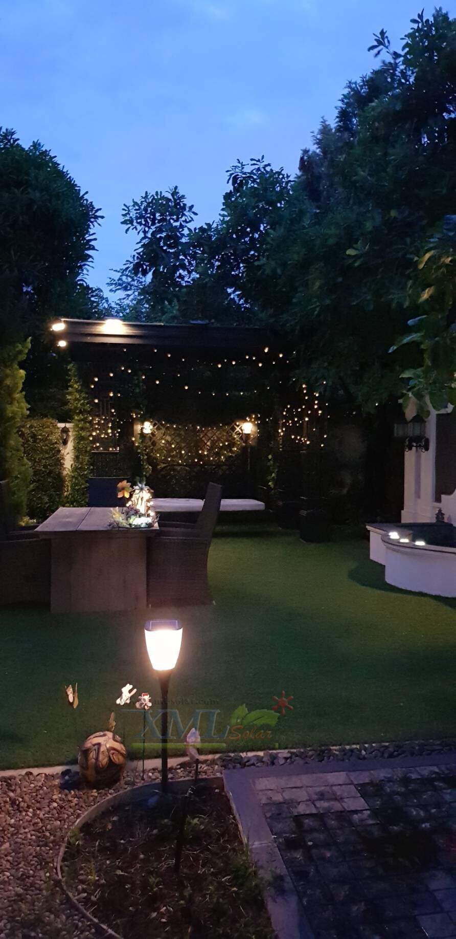 ไฟตั้งพื้นสนามโซล่าเซลล์ ทรงถ้วย (เเสง : เหลืองวอมไวท์)(1 แถม 1)