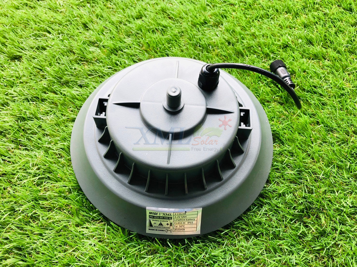 โคมไฟโซล่าเซลล์ ทรง Highbay รุ่น100W/200W/300W/400W. แบรนด์ Modi * XML-Solar (เปิดได้ 3 แสง)