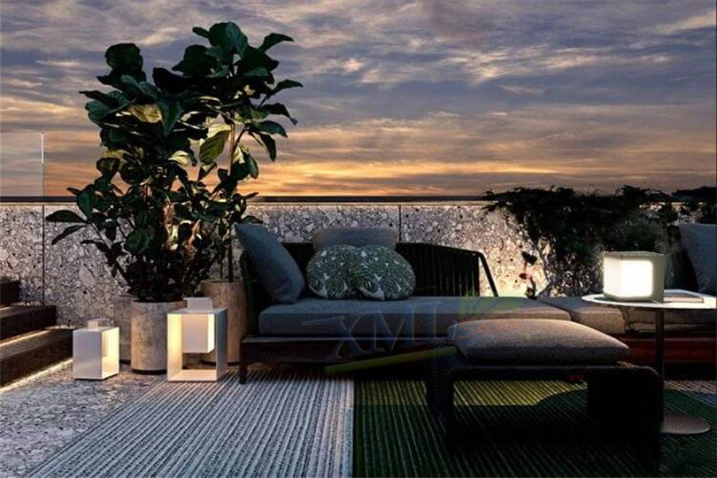 โคมไฟโซล่าเซลล์ติดผนัง ทรงสี่เหลี่ยม (มินิมอล) + Motion Sensor (1,000 lumens) (แสง : เหลืองวอมไวท์)