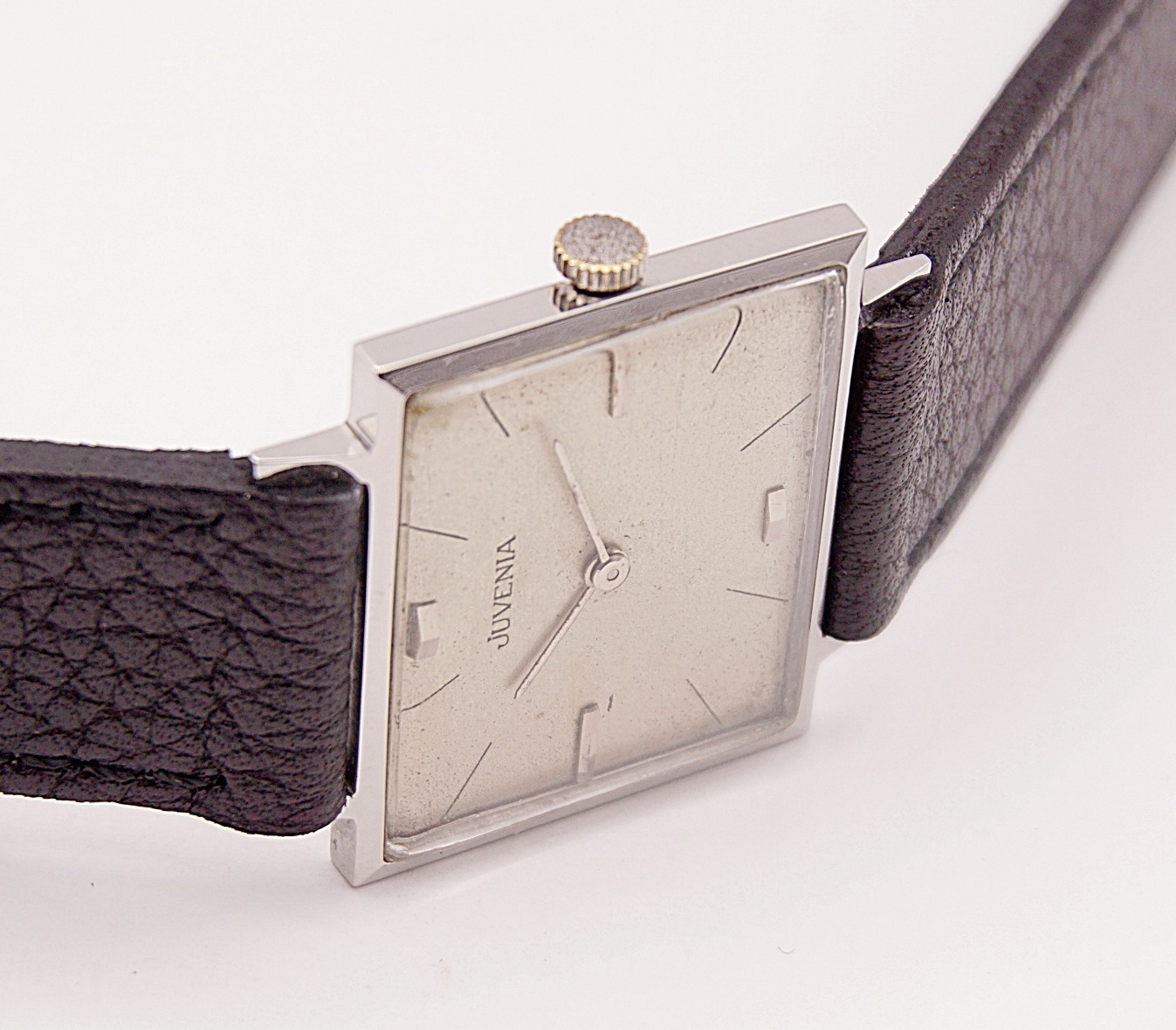 นาฬิกาเก่า JUVENIA ไขลาน