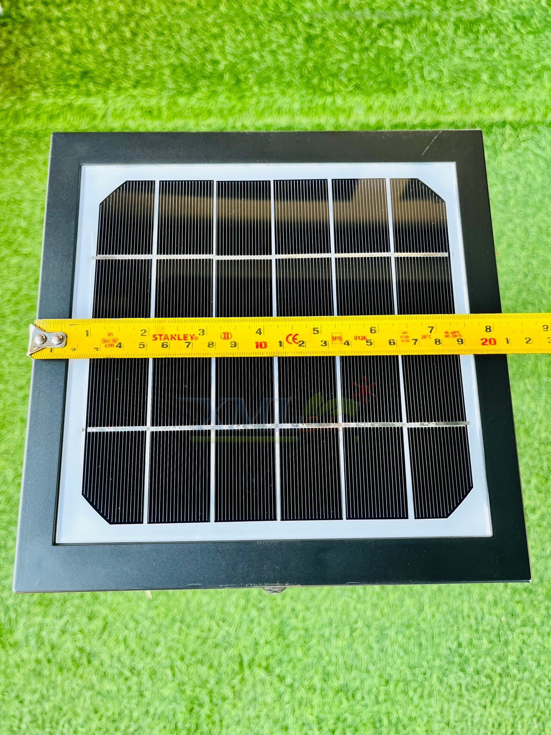 ไฟตั้งพื้นโซล่าเซลล์ ทรงเหลี่ยมสูง 60 ซม. (เปิดได้ 2 แสง)