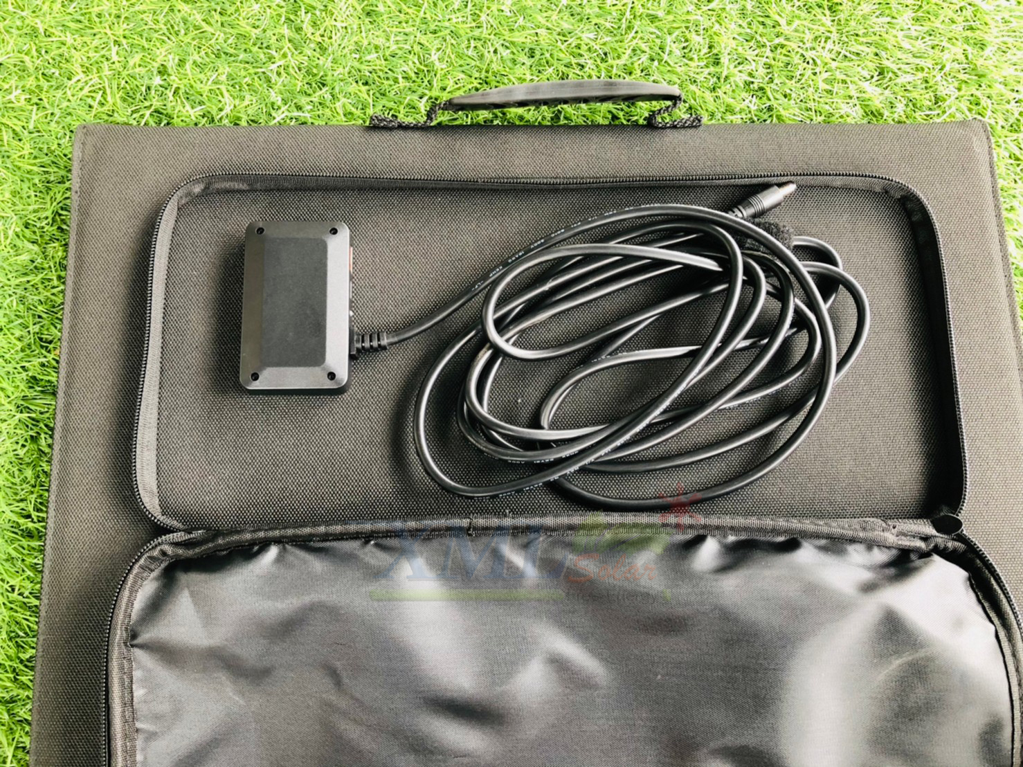 ชุดอเนกประสงค์โซล่าเซลล์(ชุดนอนนาสีส้ม) 600W. (AC 220v. / DC 12V.) + แผงโซล่าเซลล์ 100w. (แบบพับพกพาได้)