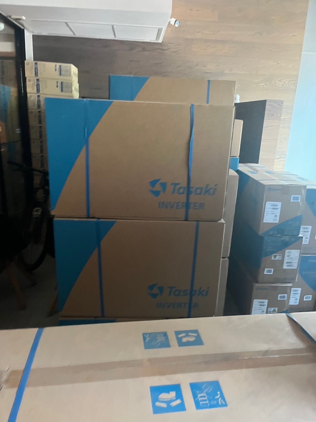 ชุดแอร์โซล่าเซลล์ TASAKI 25,000 BTU