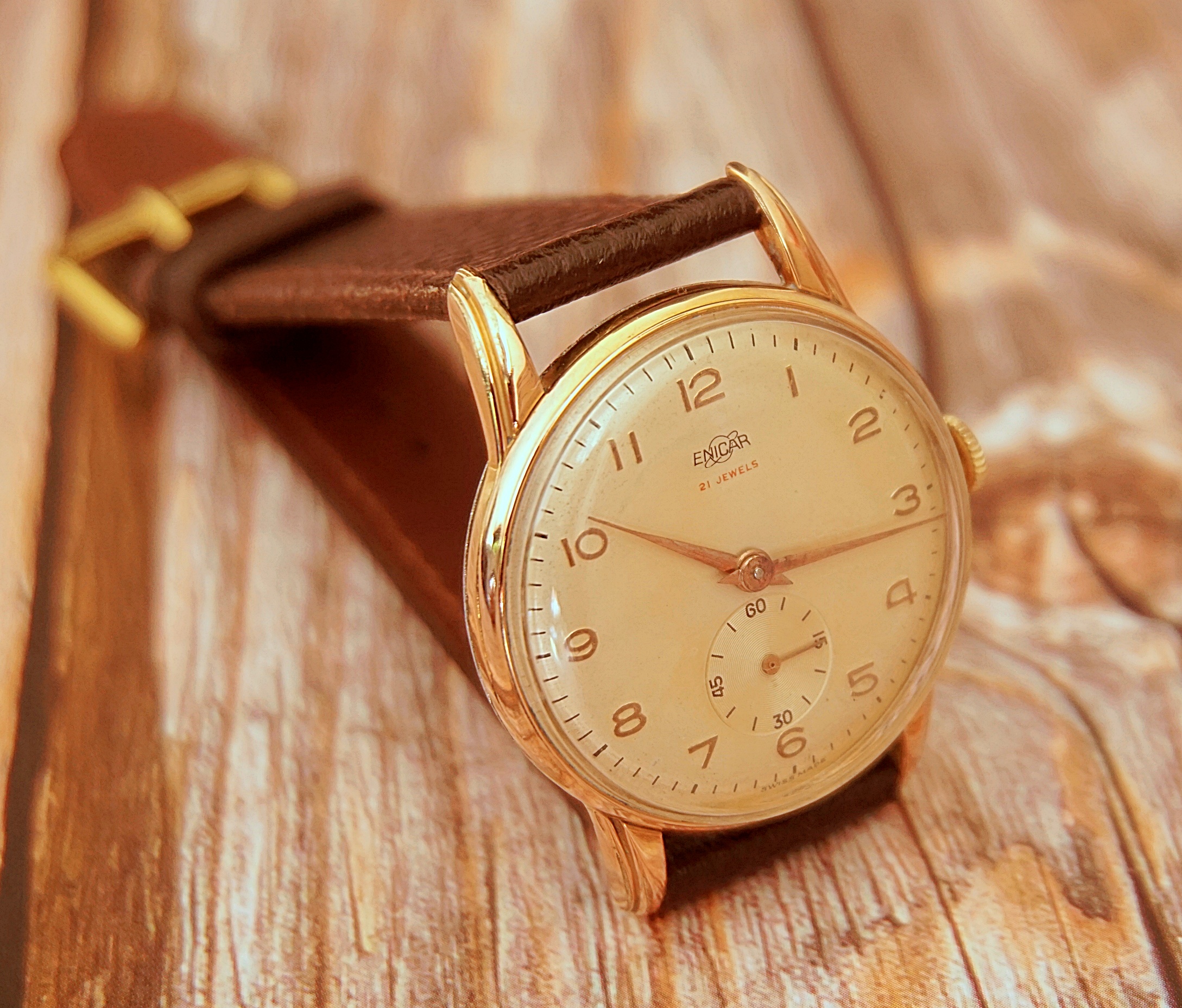 นาฬิกาเก่า ENICAR ไขลานสองเข็มครึ่ง