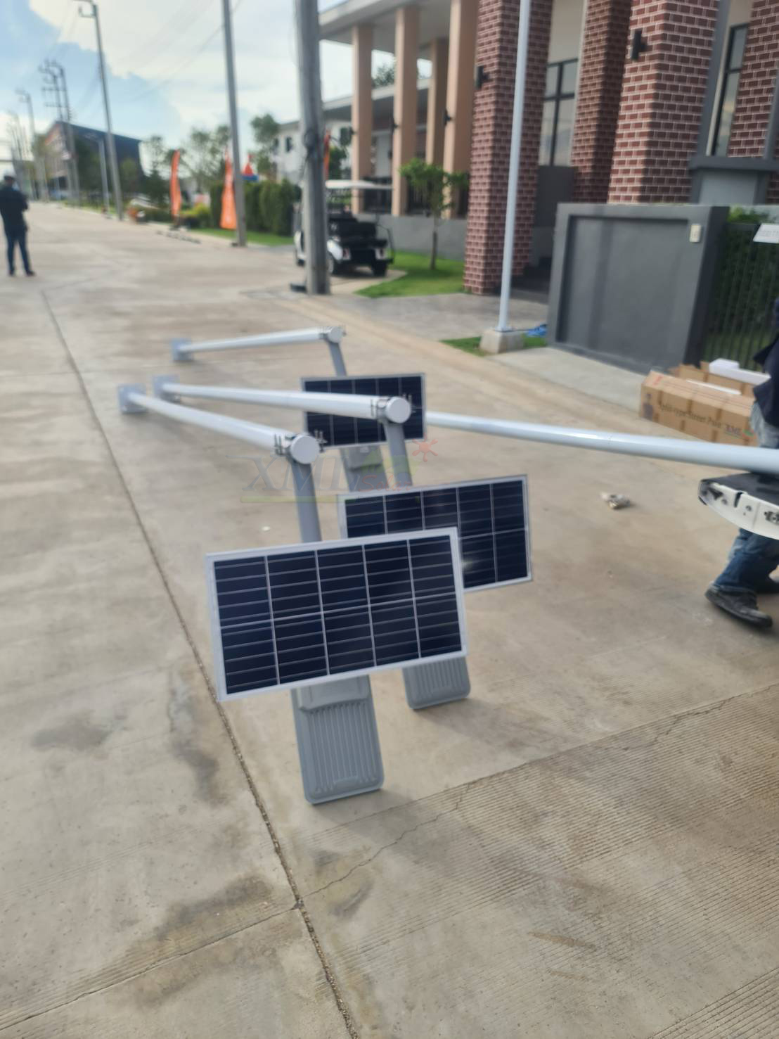 โคมไฟถนนโซล่าเซลล์ 400W รุ่น MD-SLT30-400W (แสง : ขาว)