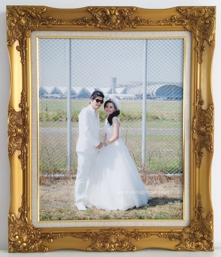 กรอบหลุยส์ไม้แท้ ขนาด 16x20 นิ้ว สีทองพ่น พร้อมอัดเคลือบภาพ