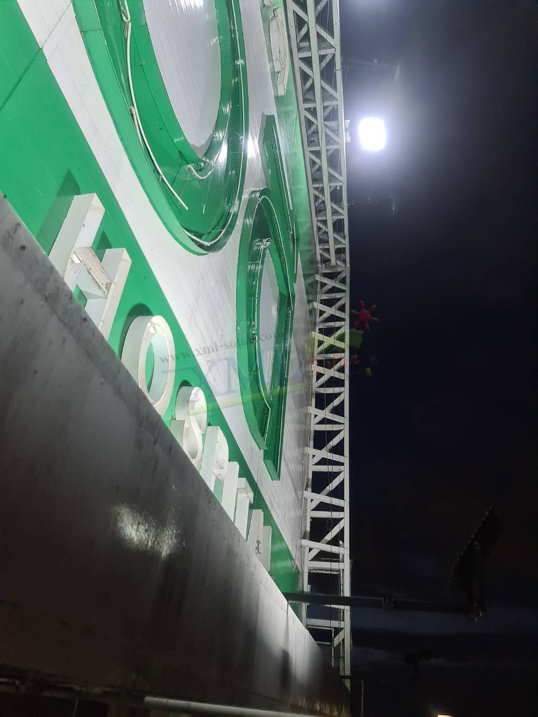 สปอร์ตไลท์โซล่าเซลล์ 1000 W. รุ่นใหม่ JD81000L (แสง : ขาว)