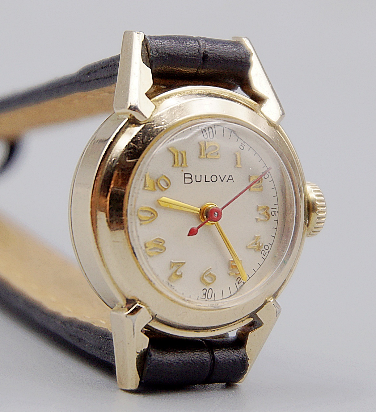 นาฬิกาเก่า BULOVA ไขลาน (นาฬิกาสุภาพสตรี)