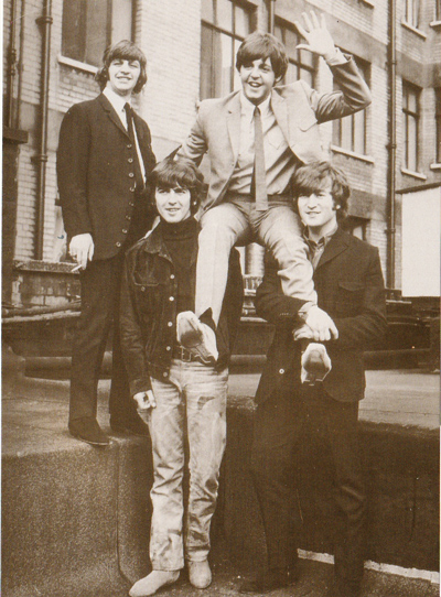 โปสการ์ด The Beatles ภาพขาวดำ 16 ใบ