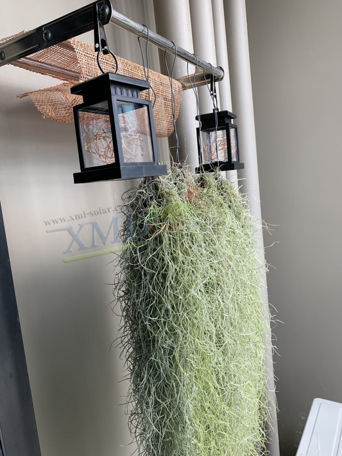 ไฟห้อยโซล่าเซลล์ ทรงสี่เหลียม สีดำ 30 SMD LED (แสง:เหลืองวอมไวท์)