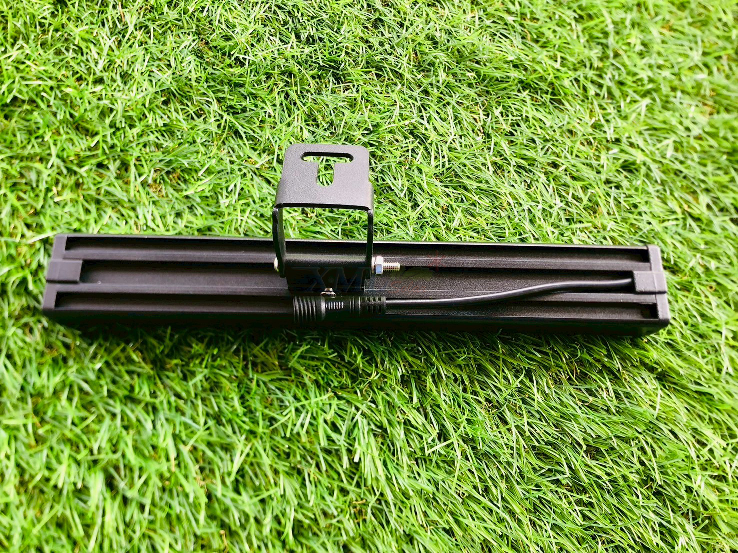 สปอร์ตไลท์โซล่าเซลล์ รุ่น MD-SPT-6 (แสง : ขาว)