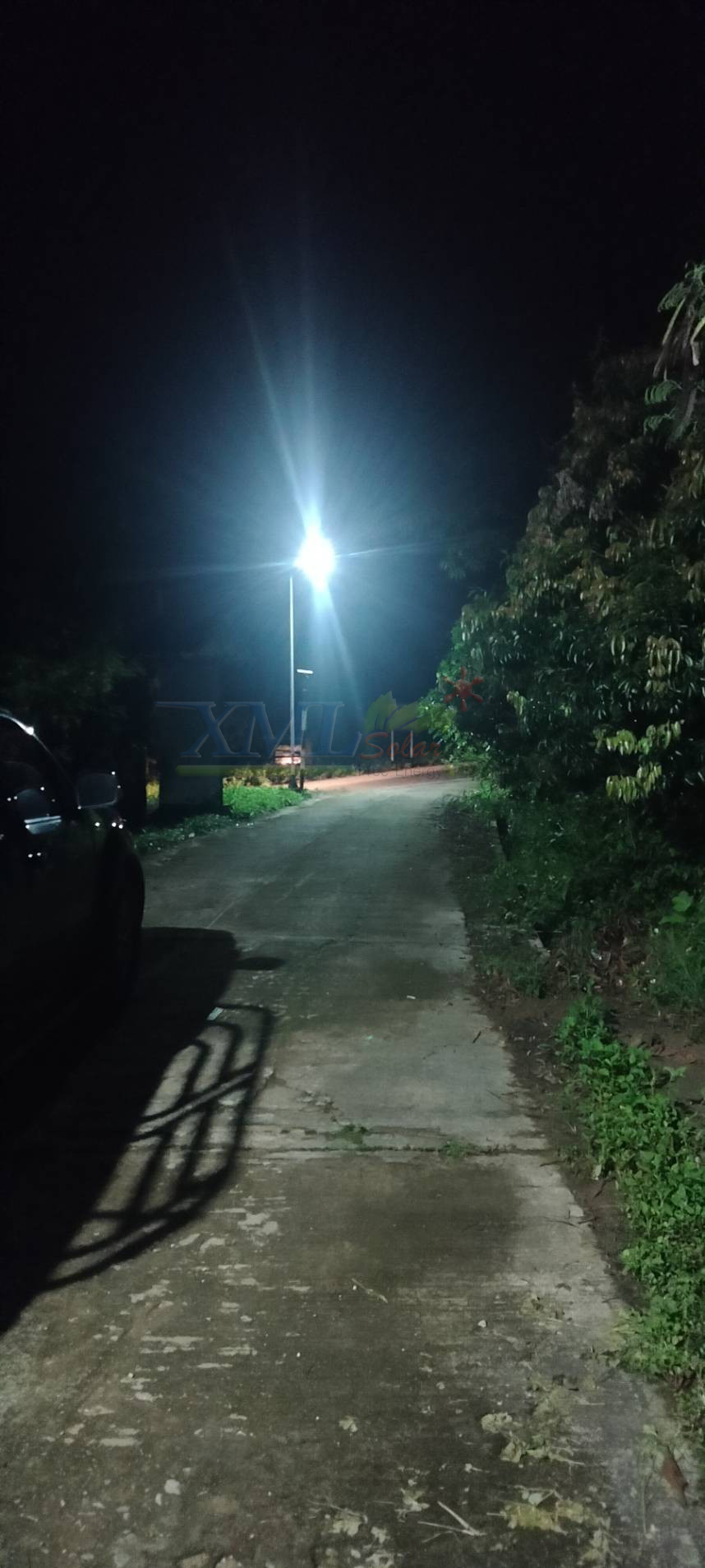 โคมไฟถนนโซล่าเซลล์ 400W รุ่น MD-SLT30-400W (แสง : ขาว)