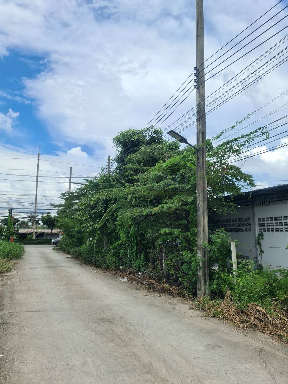 โคมไฟถนนโซล่าเซลล์ XML-Solar 300W (แสง : ขาว)(สว่างค้าง)