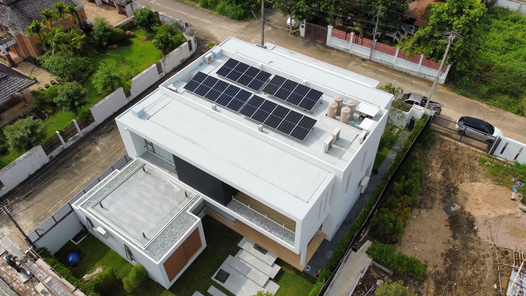 ระบบโซล่าเซลล์ติดหลังคา Enphase Solar Rooftop ขนาด 100.40 KW (ON-GRID) 3 Phase พร้อมติดตั้ง