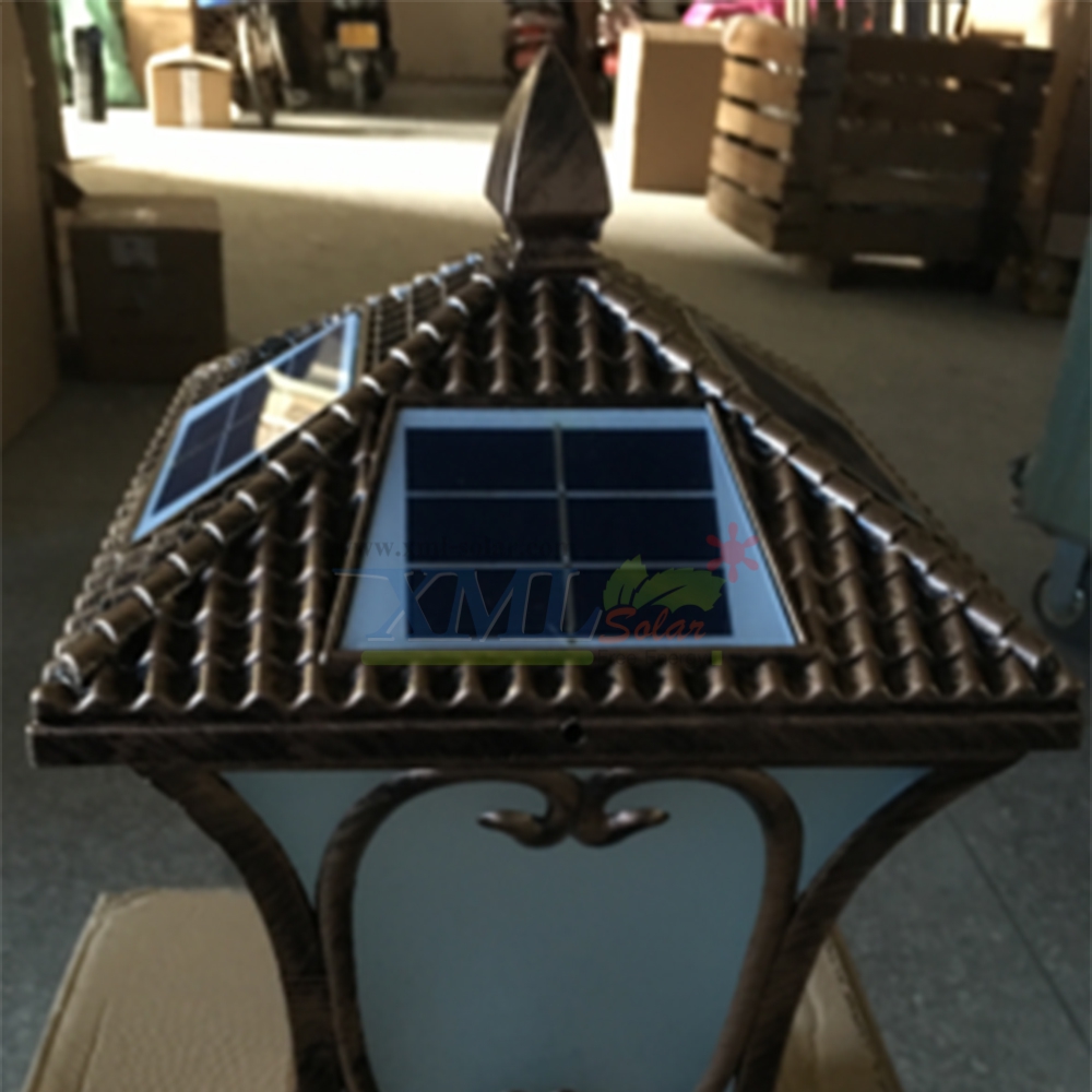 โคมไฟหัวเสาโซล่าเซลล์ + AC ทรง Grand เเบบที่ 1 (สีทอง) (เเสง : ขาว)