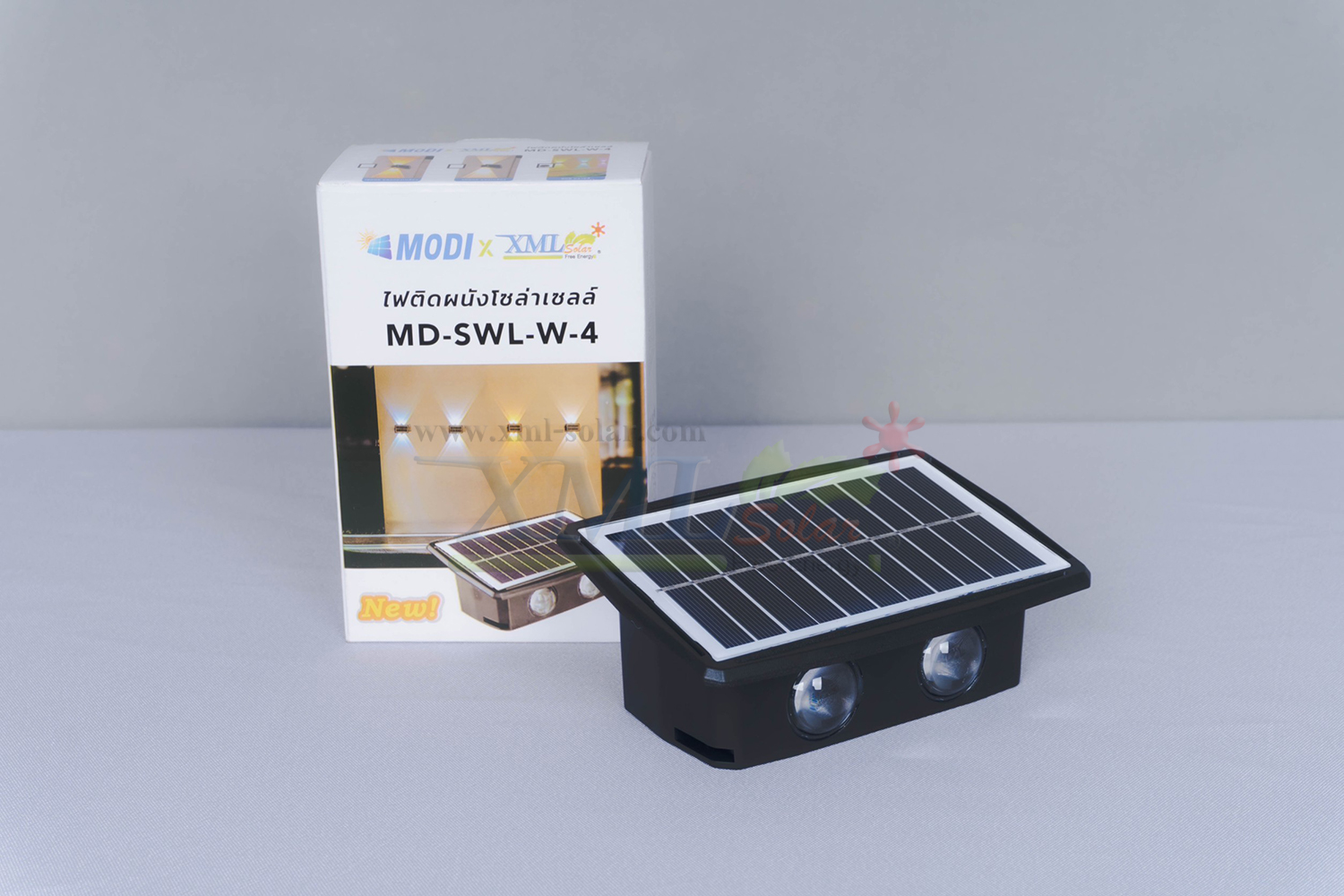 โคมไฟผนังโซล่าเซลล์ 4 LED รุ่นส่องบนล่าง (แสง : เหลืองเข้ม)