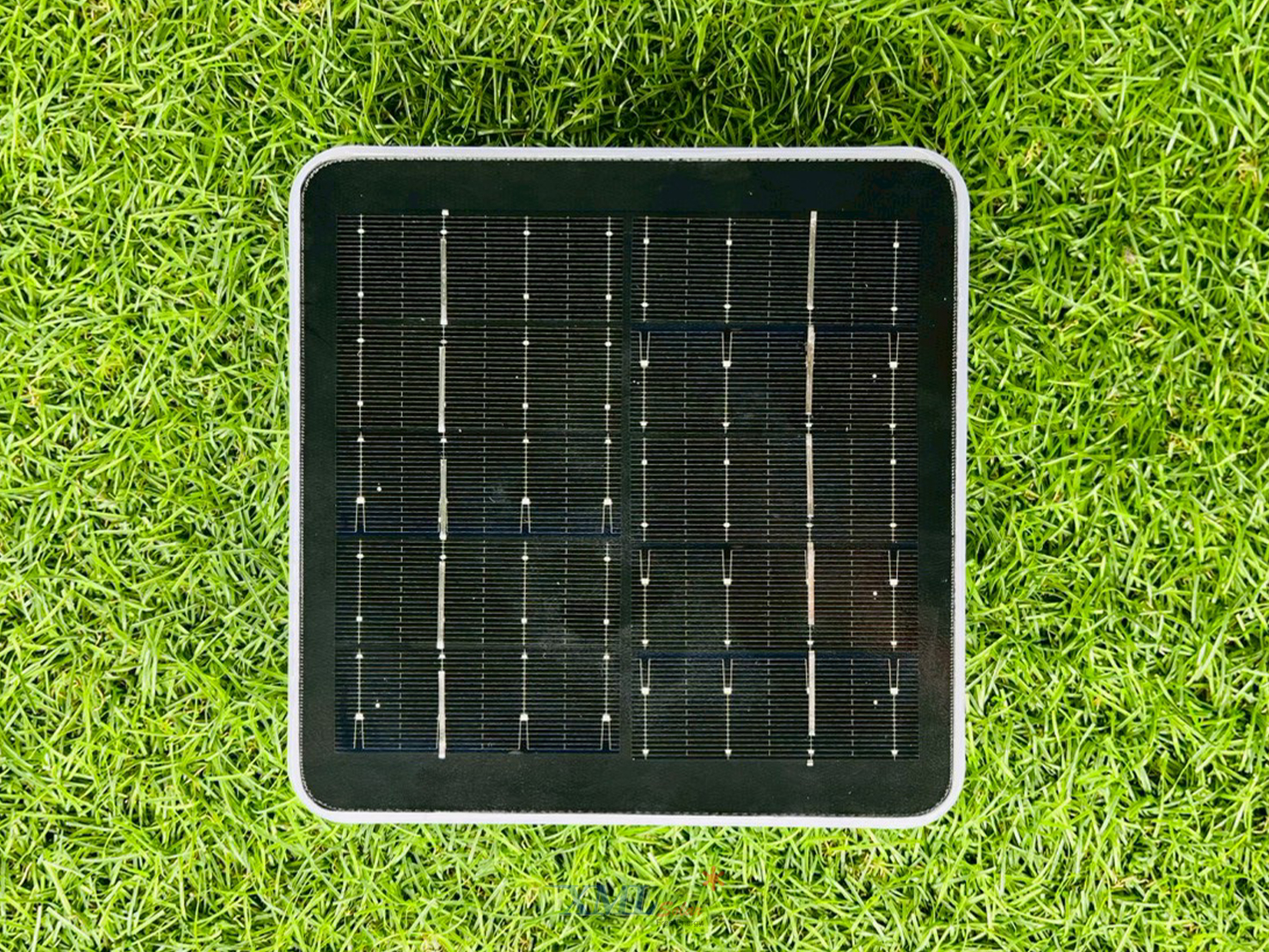 โคมไฟสนามโซล่าเซลล์ ทรงเหลี่ยม รุ่น DPD-0545 (แสง:ขาว + เหลืองวอมไวท์)